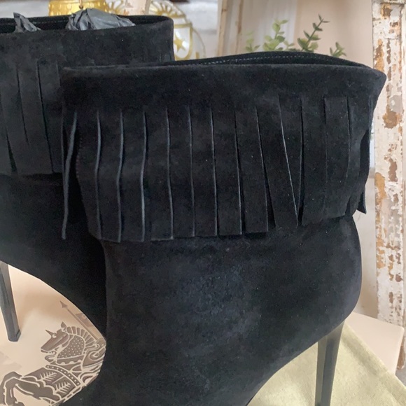 ♥️💯AUTHENTIC BURBERRY The artist pelling 110 peep toe ankle bootie ♥️ - Picture 3 of 12